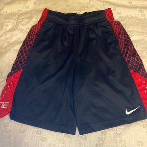 Nike Boys Elite shorts dri fit S